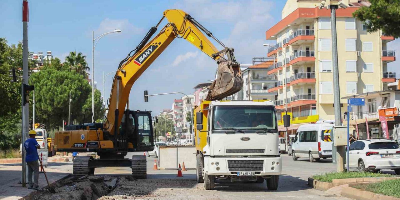 Yeniköy’de Eskiyen İçme Suyu Hattı Yenileniyor