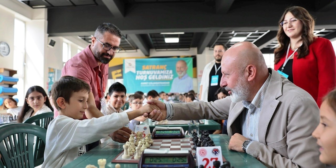 Başkan Çolakbayrakdar: "büyük Ve Güçlü Türkiye İçin Çocukları Satrançla Buluşturuyoruz"