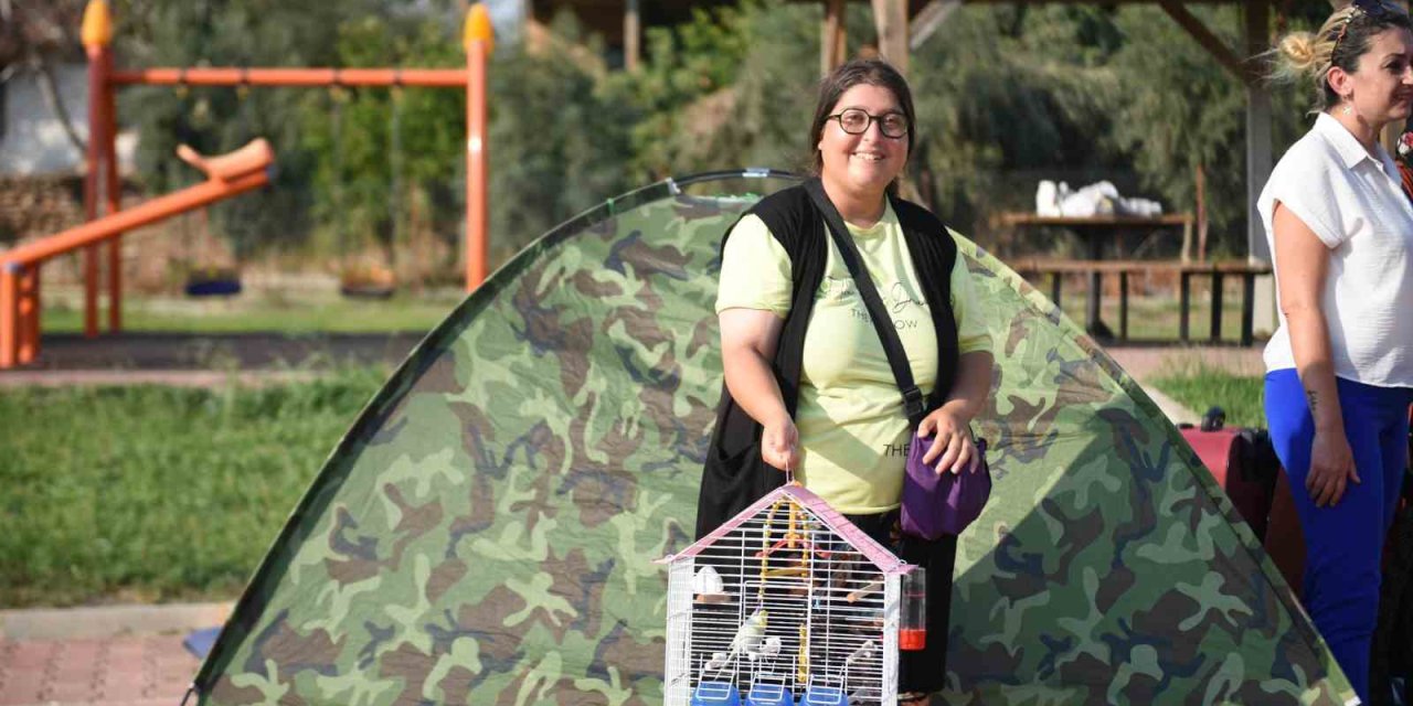 Başkan Kocagöz, Sokakta Kalan Anne Ve Kıza Sahip Çıktı