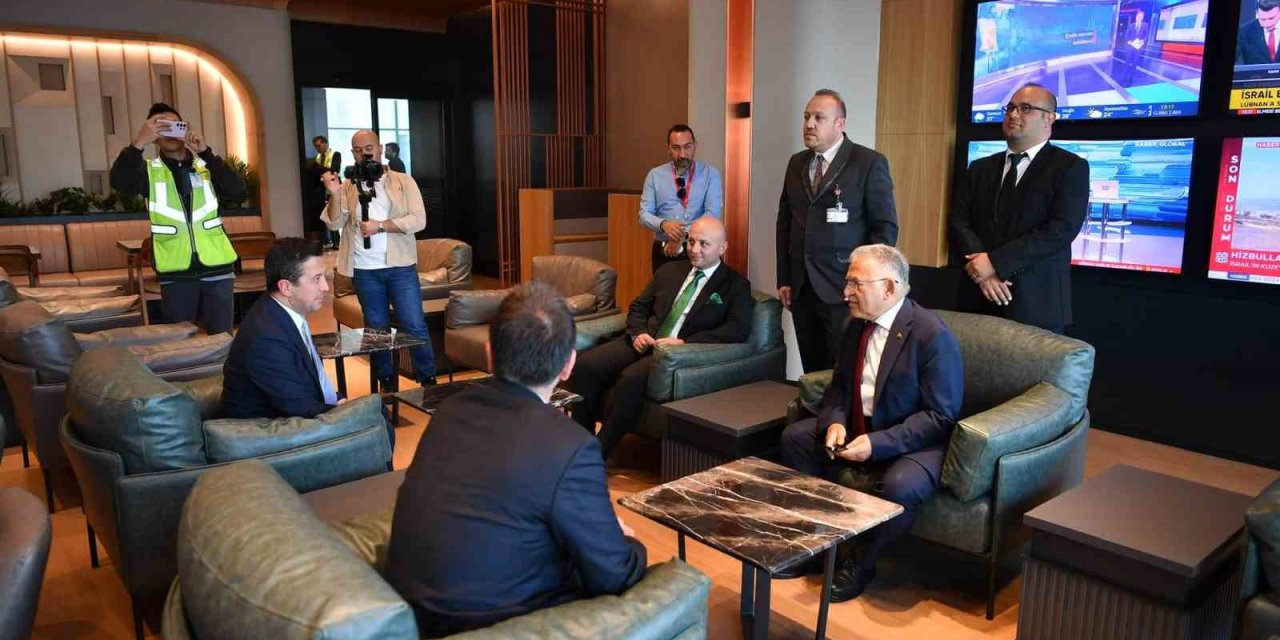 Havalimanı Terminal Binası’nın Yolcu Salonu Açıldı