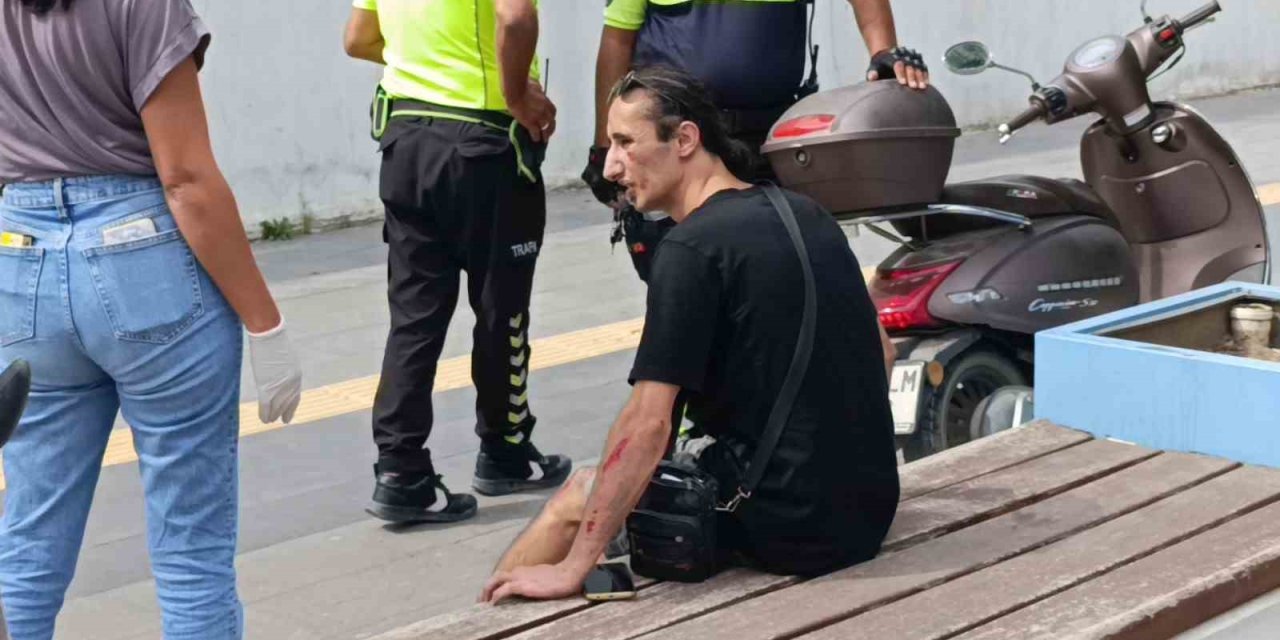 Araçlara Çarpmamak İçin Motosikletini Devirdi: 1 Yaralı