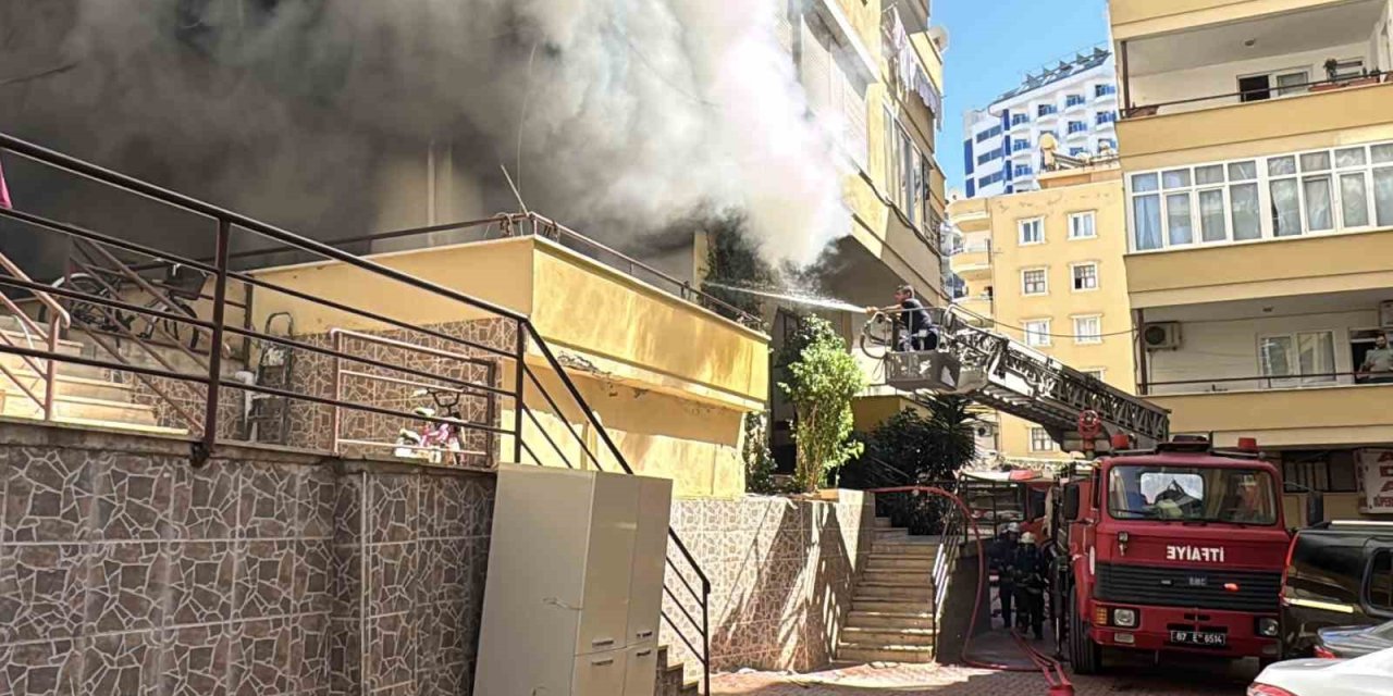 Alanya’da Çıkan Yangında Daire Kullanılamaz Hale Geldi