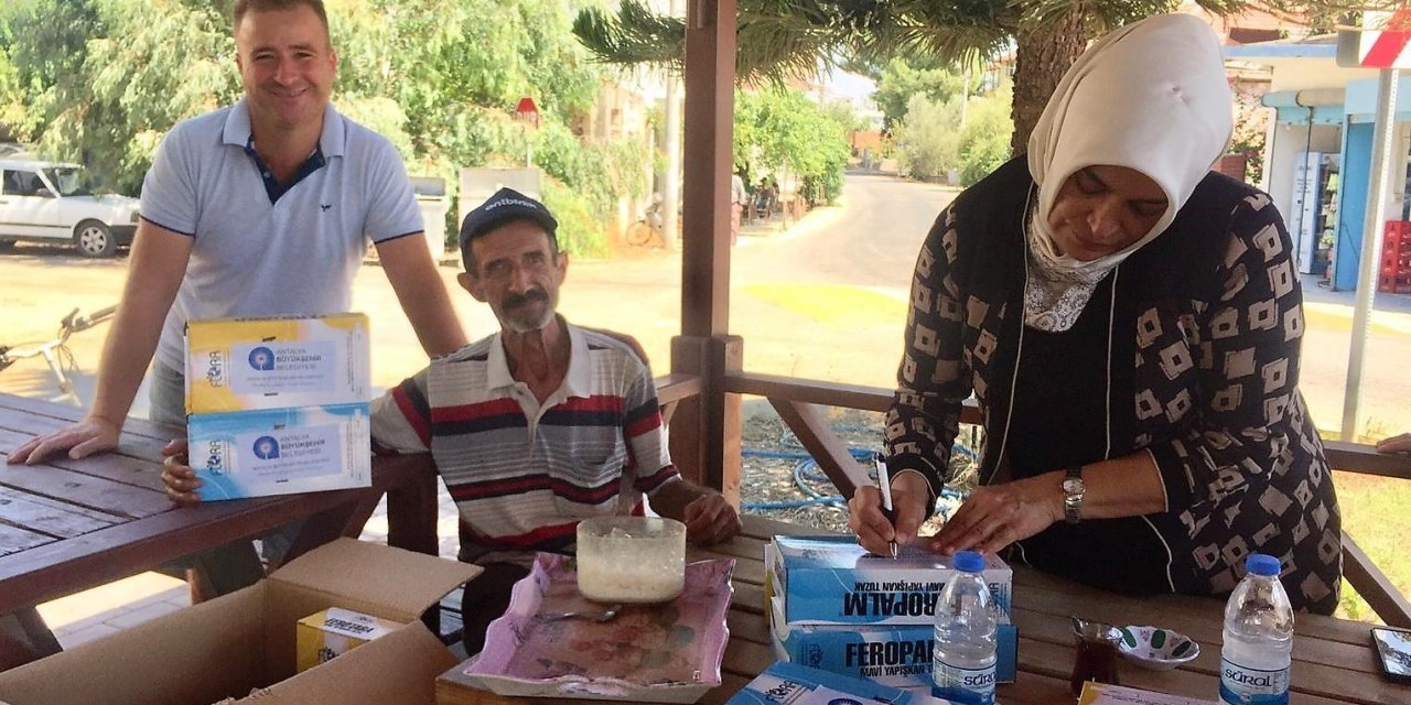 Büyükşehir’den Manavgatlı Üreticilere Yapışkan Tuzak Desteği