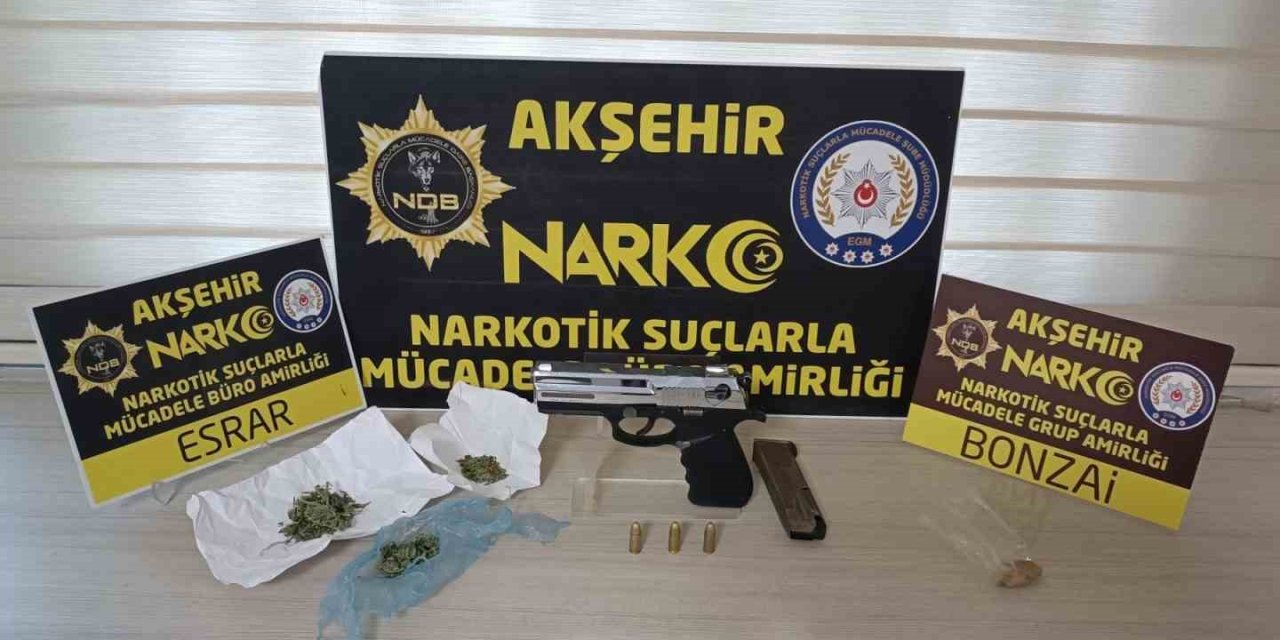 Konya’da Üzerinde Uyuşturucu Ve Ruhsatsız Silah Bulunan Şüpheli Tutuklandı