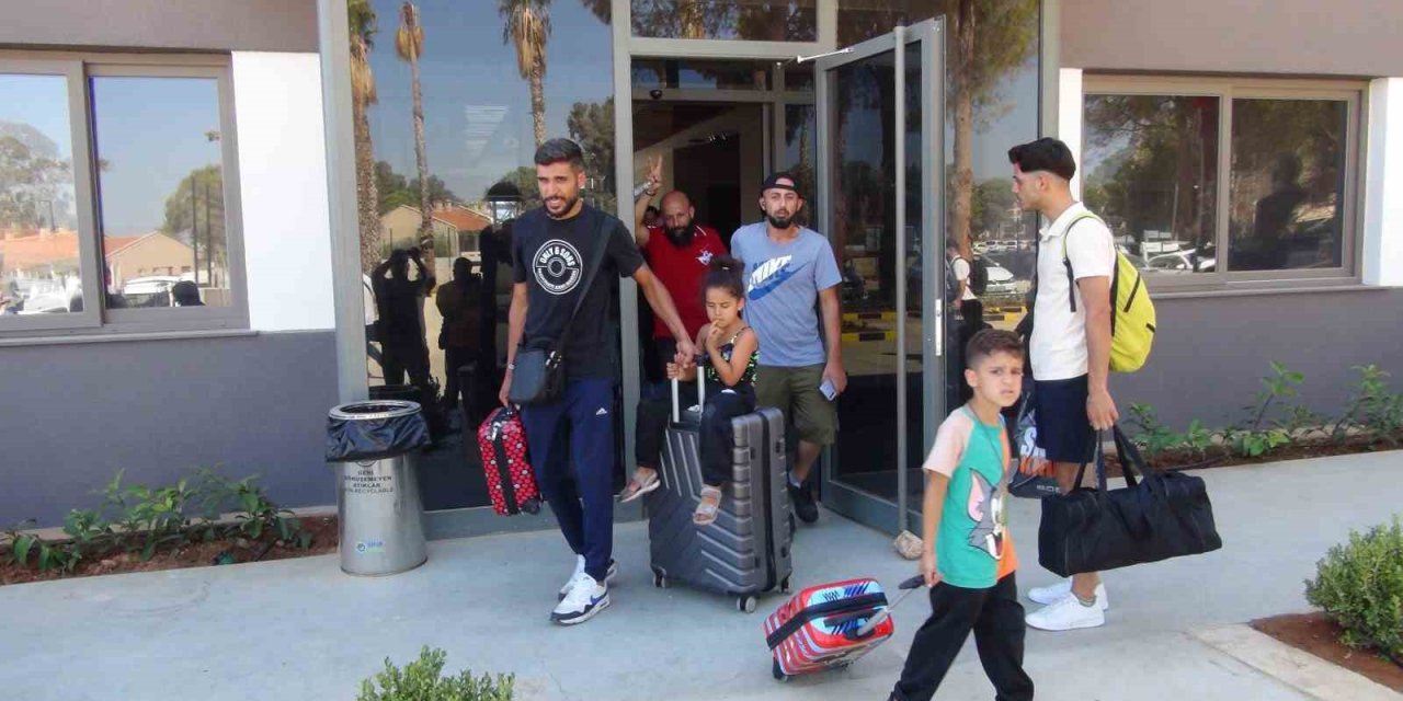 Lübnan’ı Terk Eden Yabancı Uyruklular Deniz Yolu İle Mersin’e Geldi