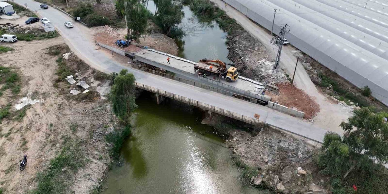 Büyükşehir Belediyesi’nden Kundu’ya Yeni Köprü