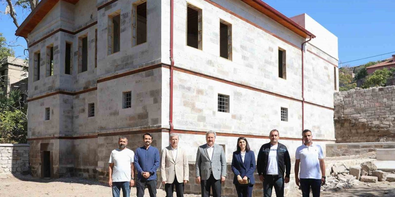 Başkan Palancıoğlu, Türkiye’ye Örnek Olacak Bağ Müzesini İnceledi