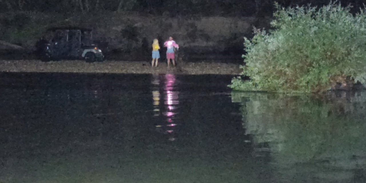 Irmak İçindeki Adacıkta Uyuyakaldılar, Su Seviyesi Yükselince De Mahsur Kaldılar