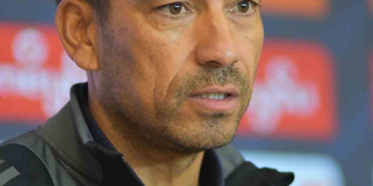 Van Bronckhorst: “çok Değişiklik Yapmak Zorunda Kaldık”