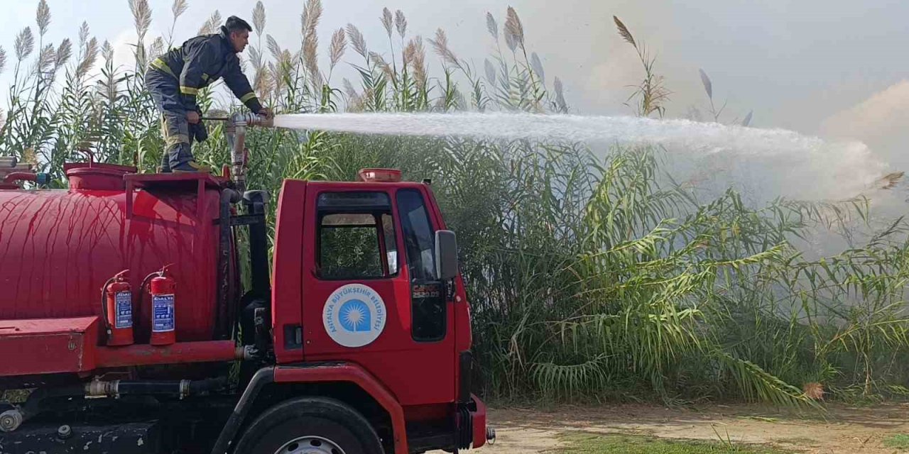 Manavgat’ta Kargılık Alanda Çıkan Yangın Söndürüldü