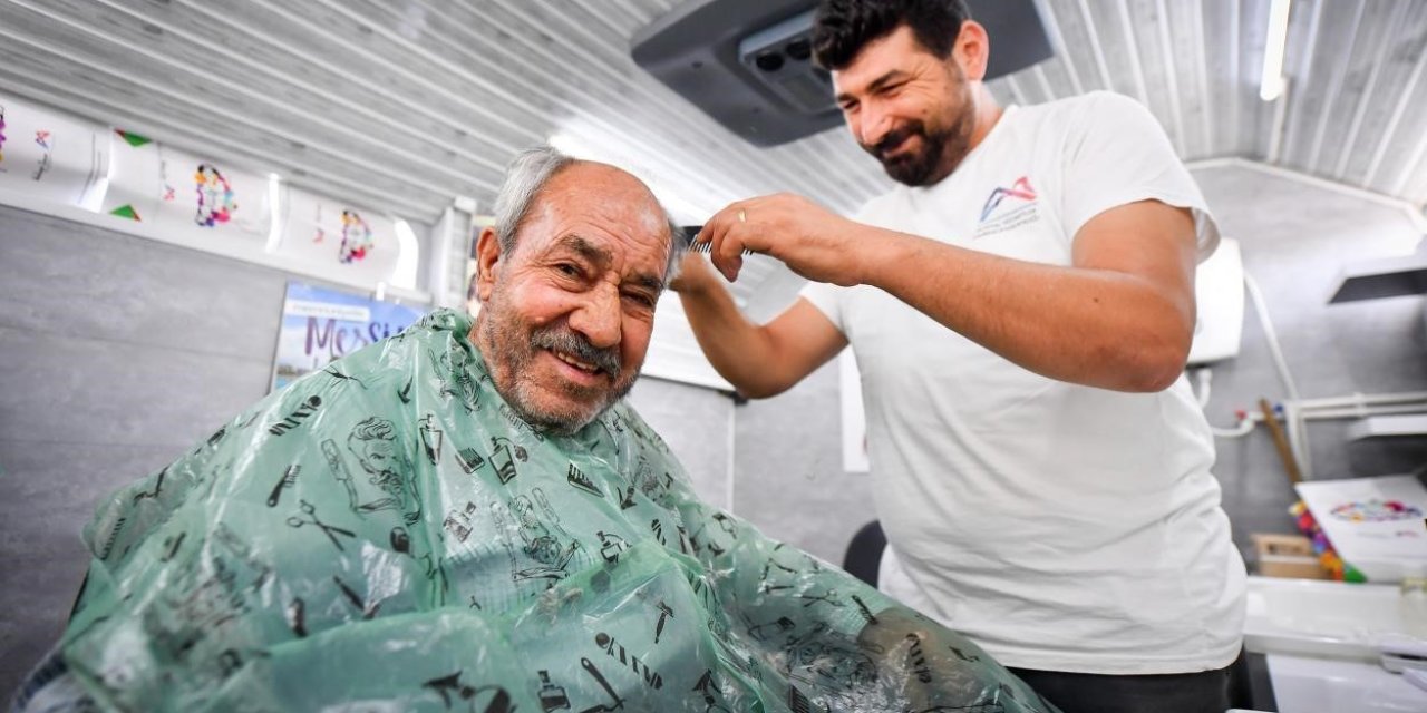 Büyükşehir Belediyesi, Sunduğu Hizmetlerle Yaş Almış Vatandaşların Hayatını Kolaylaştırıyor