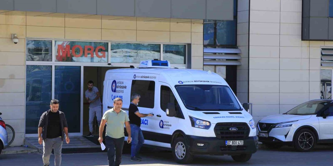 Hırsızları Kovalayan Resepsiyonist Aldığı Yumruk Darbesi İle Hayatını Kaybetti