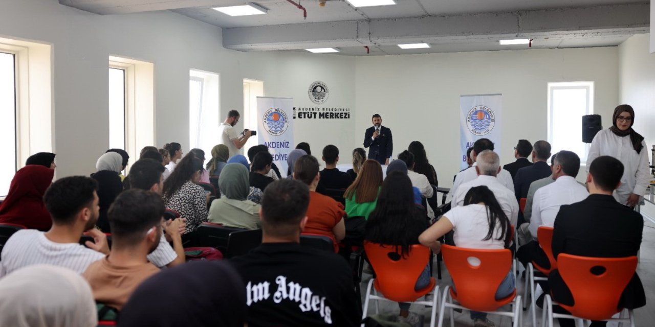 Akdeniz Belediyesinden Üniversitelilere Can Suyu