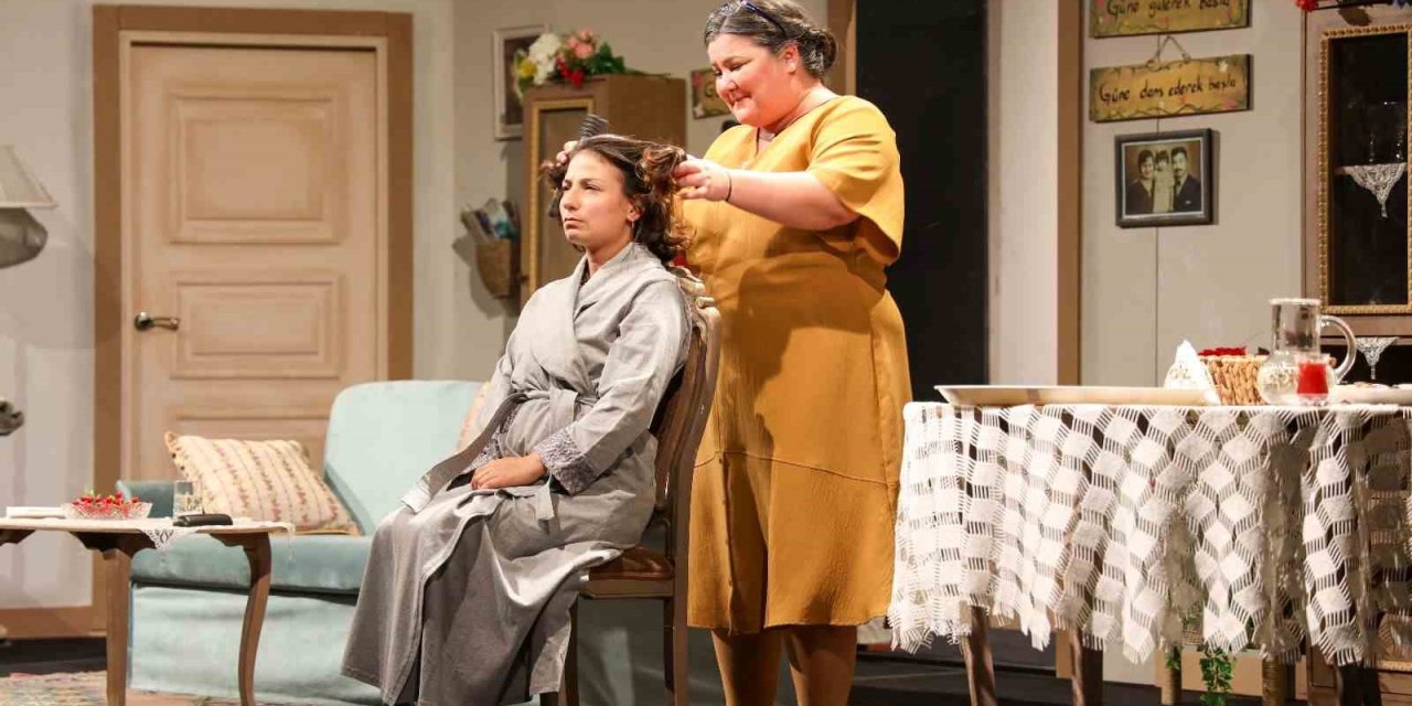 Şehir Tiyatrosu Perdelerini Açıyor