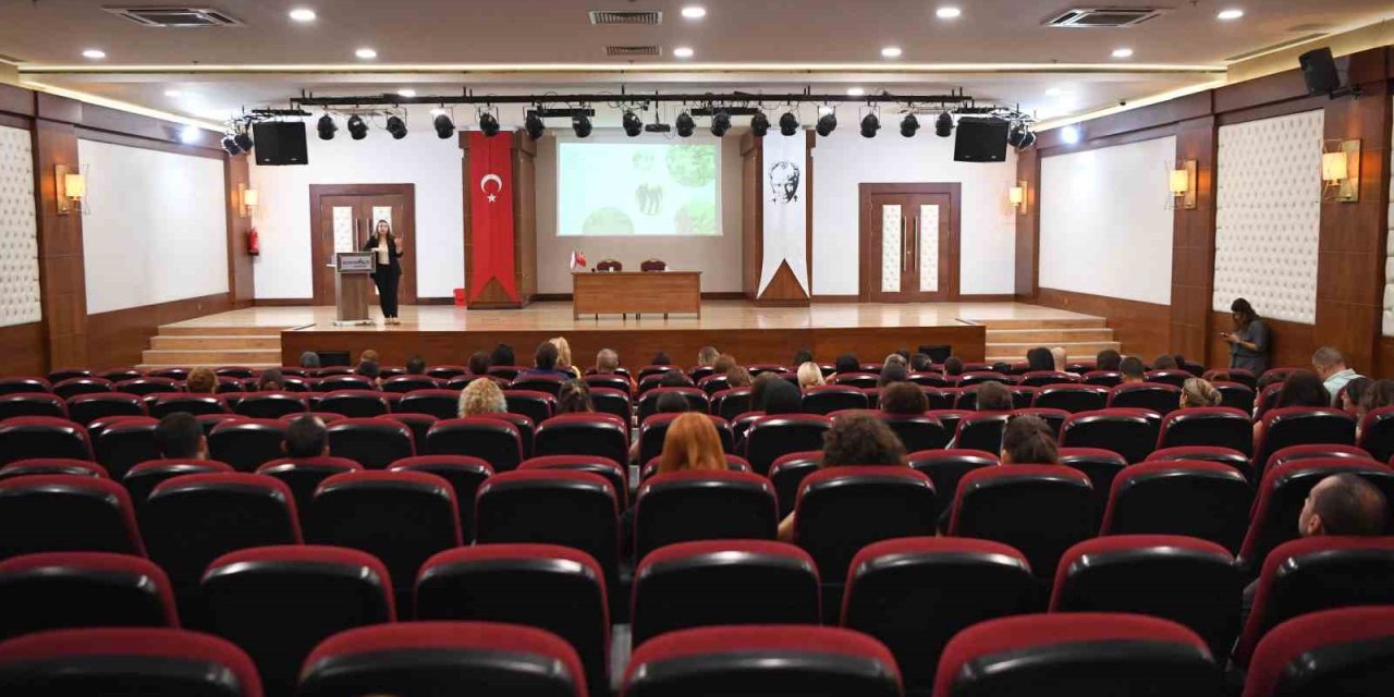 Konyaaltı’nda Personele Yaşlılarla İletişim Eğitimi Verildi