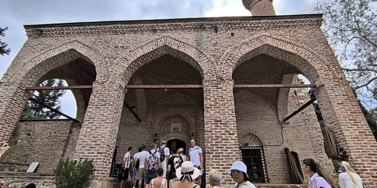 Alanya’da Camilere Turistlerin Yoğun İlgisi