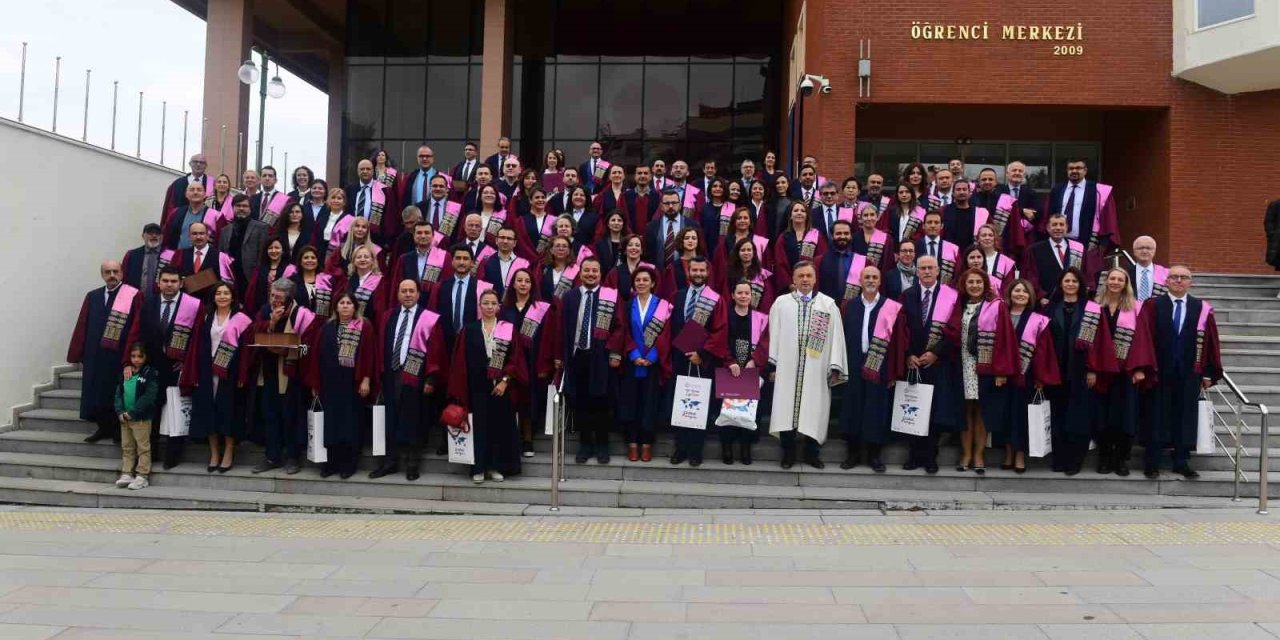 Anadolu Üniversitesi’nde Akademik Performans Ödülleri Sahiplerini Buldu