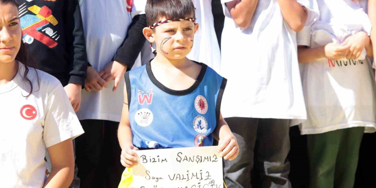 Vali Çiçek: “erva Spor Okulları Projesi Çığ Gibi Büyüyor”