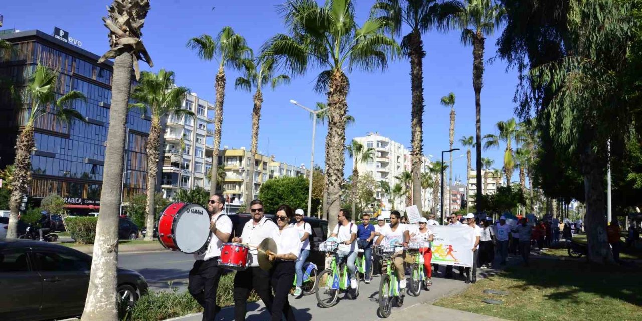 Sağlıklı Yaşama Dikkat Çekmek İçin Yürüdüler