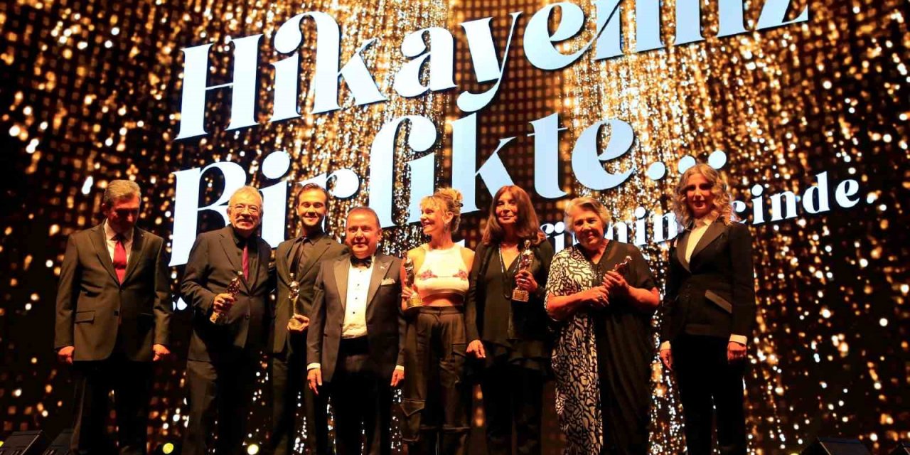 Altın Portakal’da Açılış Galası Yapıldı