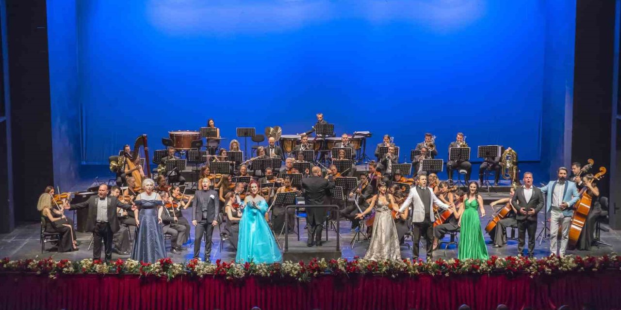 Yeni Sanat Sezonu "gala Konser" İle Başladı