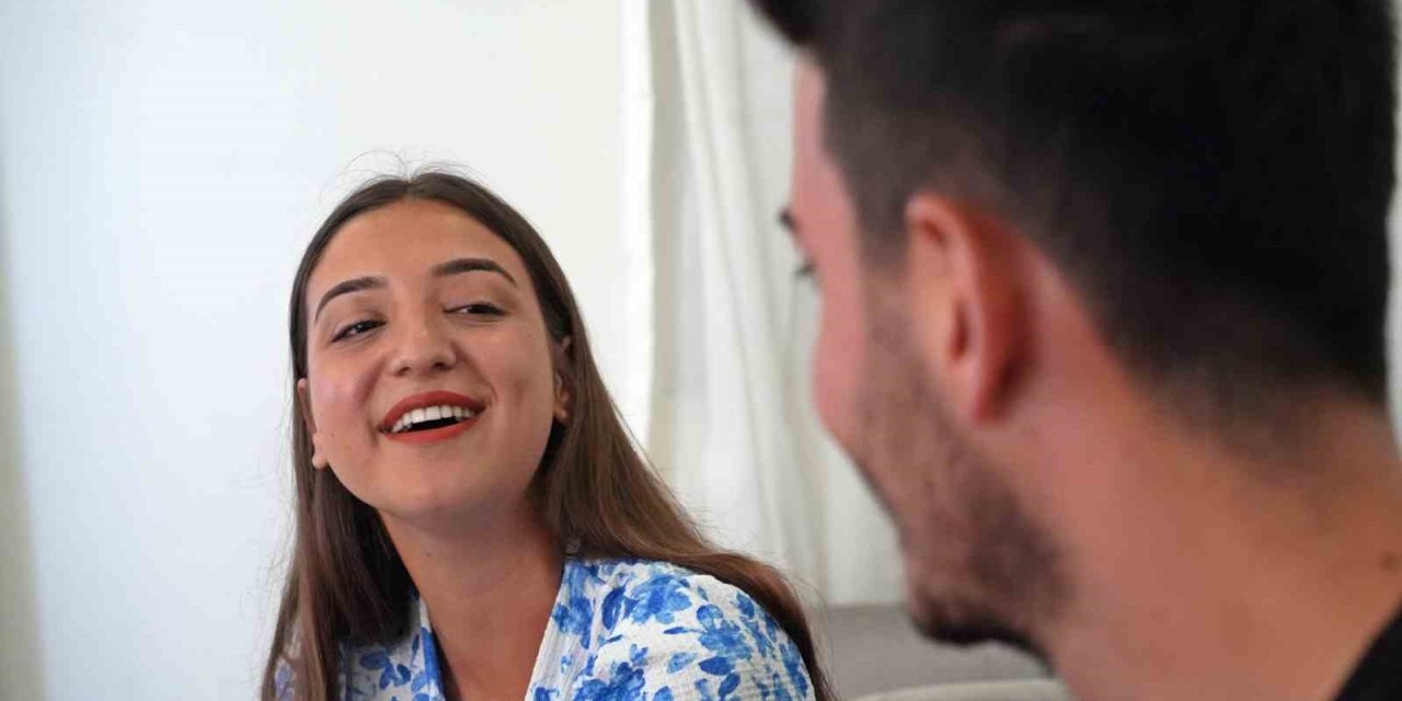 Yedi Yıl Boyunca ‘bizim Evde Damat Yok’ Diye Şarkı Söyleyip Evinin Damadı Yaptı