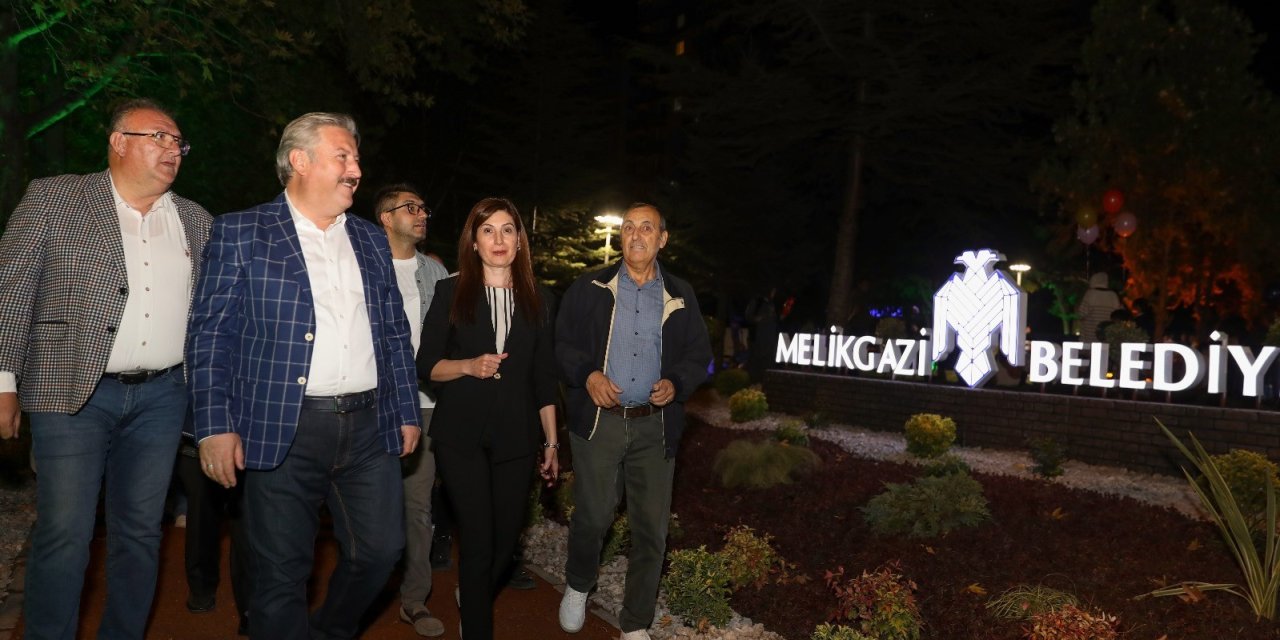 Yenilenen Sema Yazar Parkı Coşkuyla Açıldı