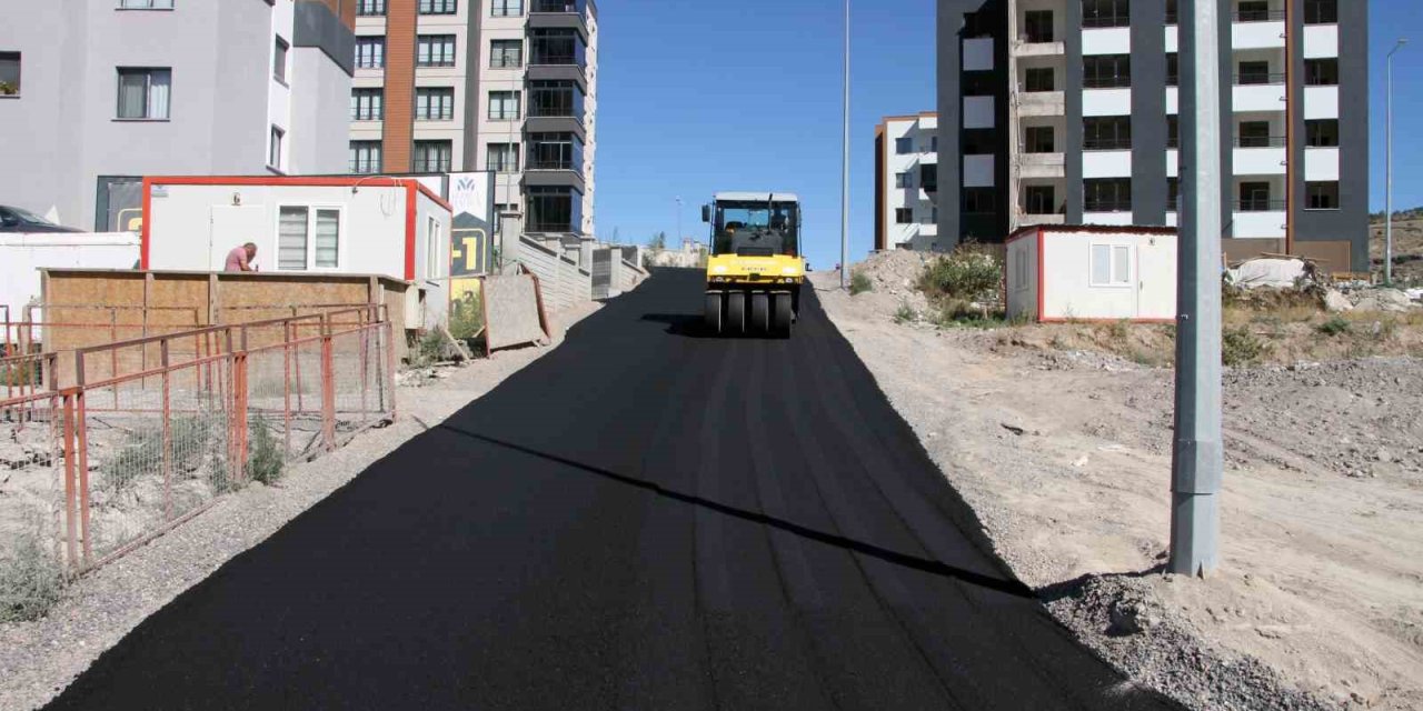 Talas’ta Sonbahar Asfaltı Hız Kesmiyor