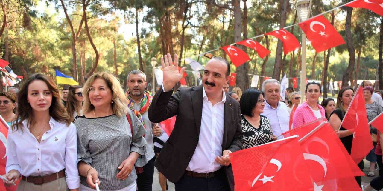 Halk Danslarının Kalbi Konyaaltı’nda Attı