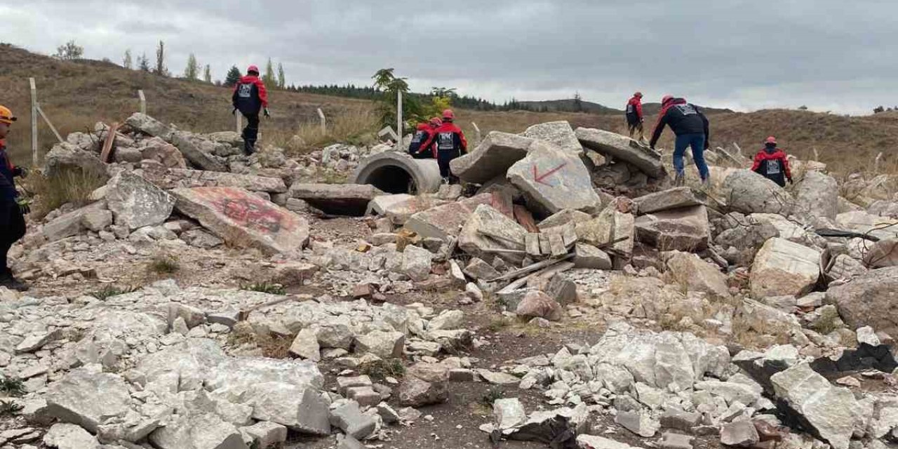 Afad Ekiplerinden Belediye Personellerine Eğitim