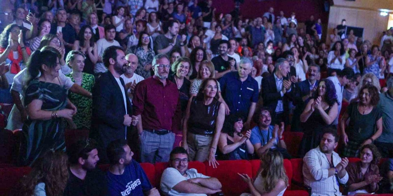 Altın Portakal’da Prömiyeri Yapılan “mukadderat” Dakikalarca Alkışlandı