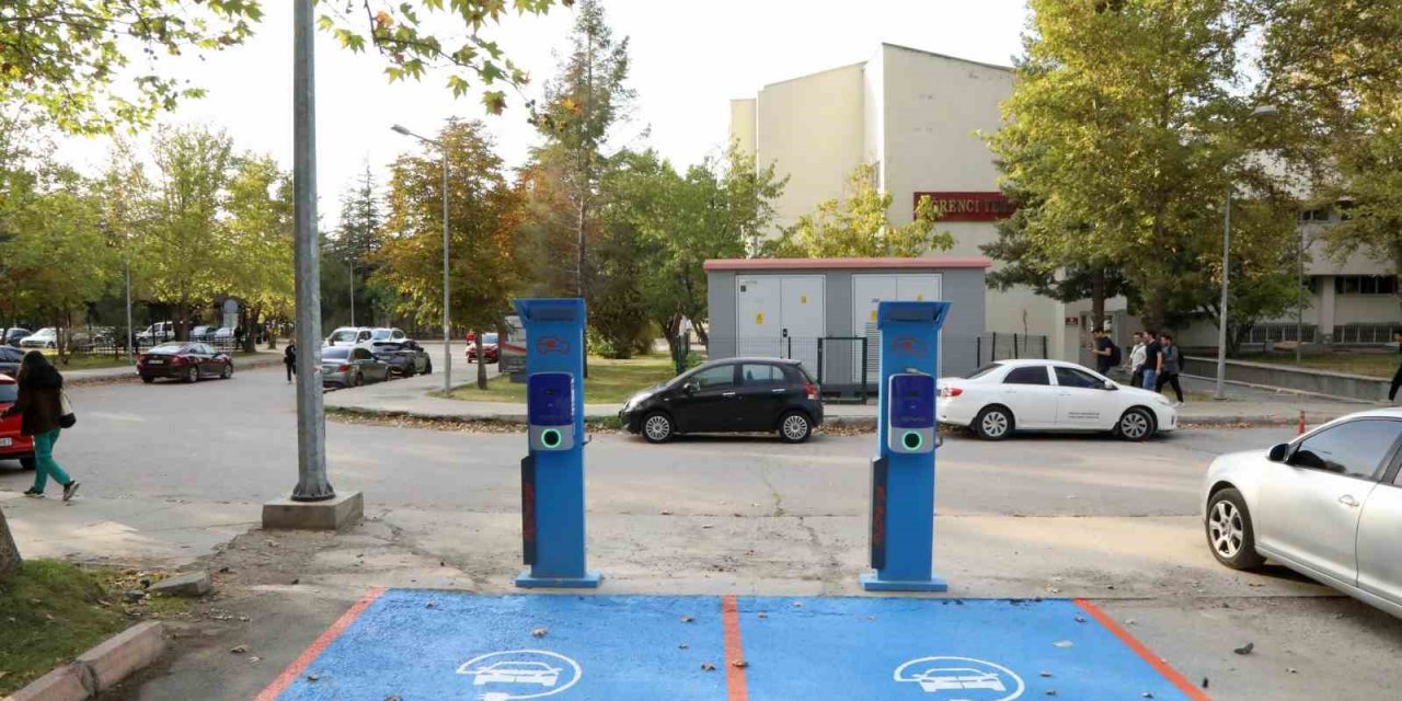 Erü’ye Elektrikli Araç Şarj İstasyonu Kuruldu
