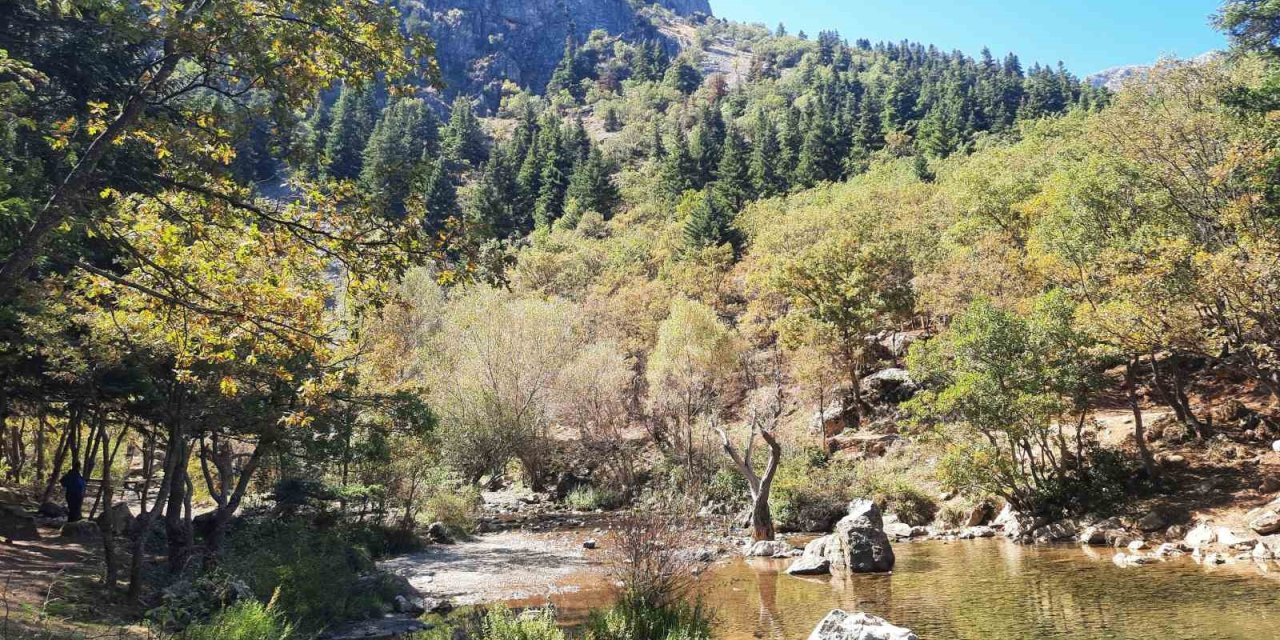 Aygırdibi Mesire Alanı Sonbahar Sakinliğinde Son Misafirlerini Ağırlıyor