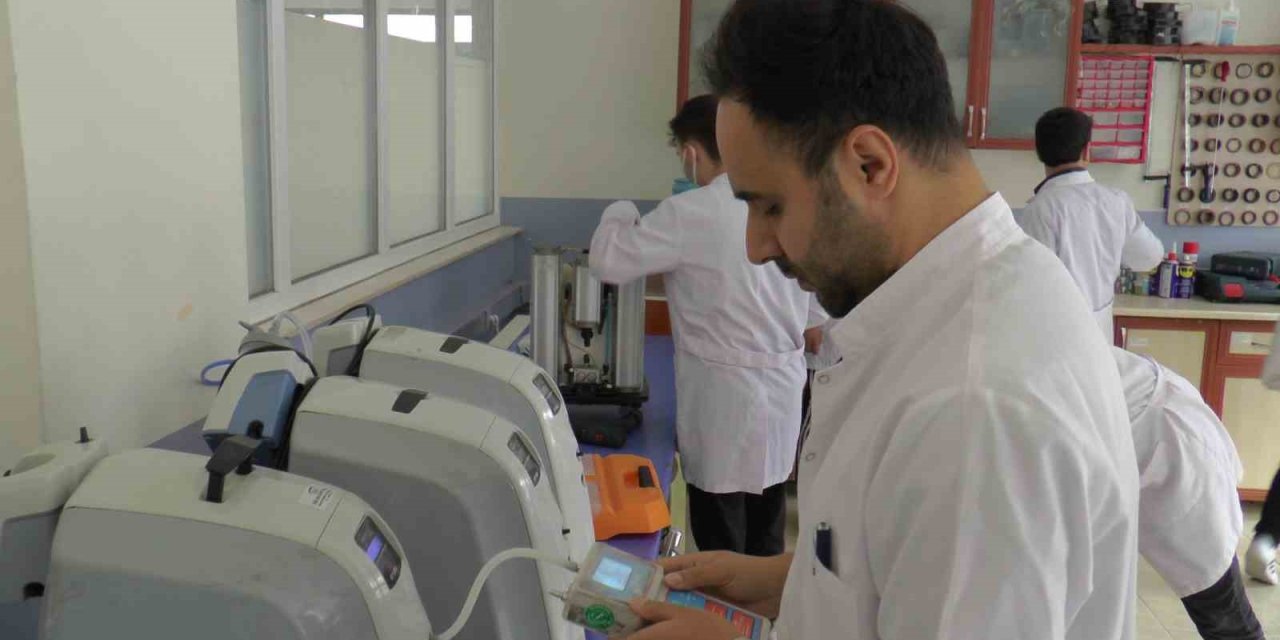 Türkiye’de İlk: Öğrenciler Koah Cihazlarını Onarıyor