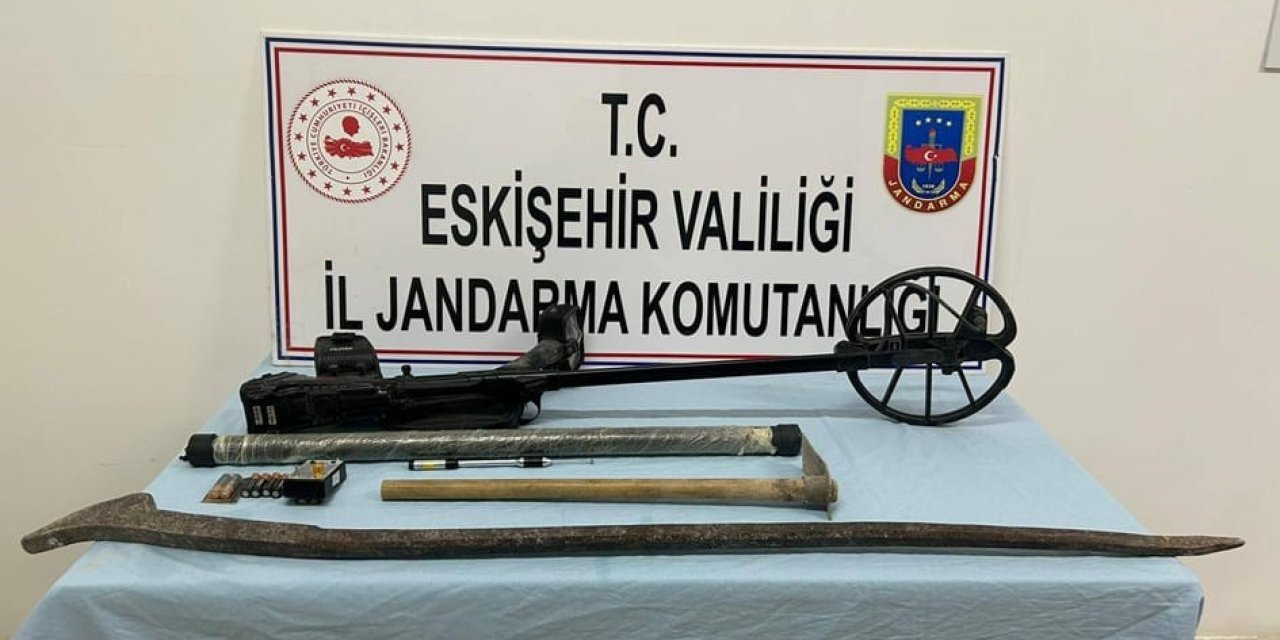 Kaçak Kazı Yapan 2 Şüpheli Suçüstü Yakalandı