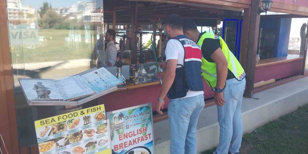 Antalya’da Belgesiz Nargile Sunumu Yapan 4 Kafeye 332 Bin Tl Ceza