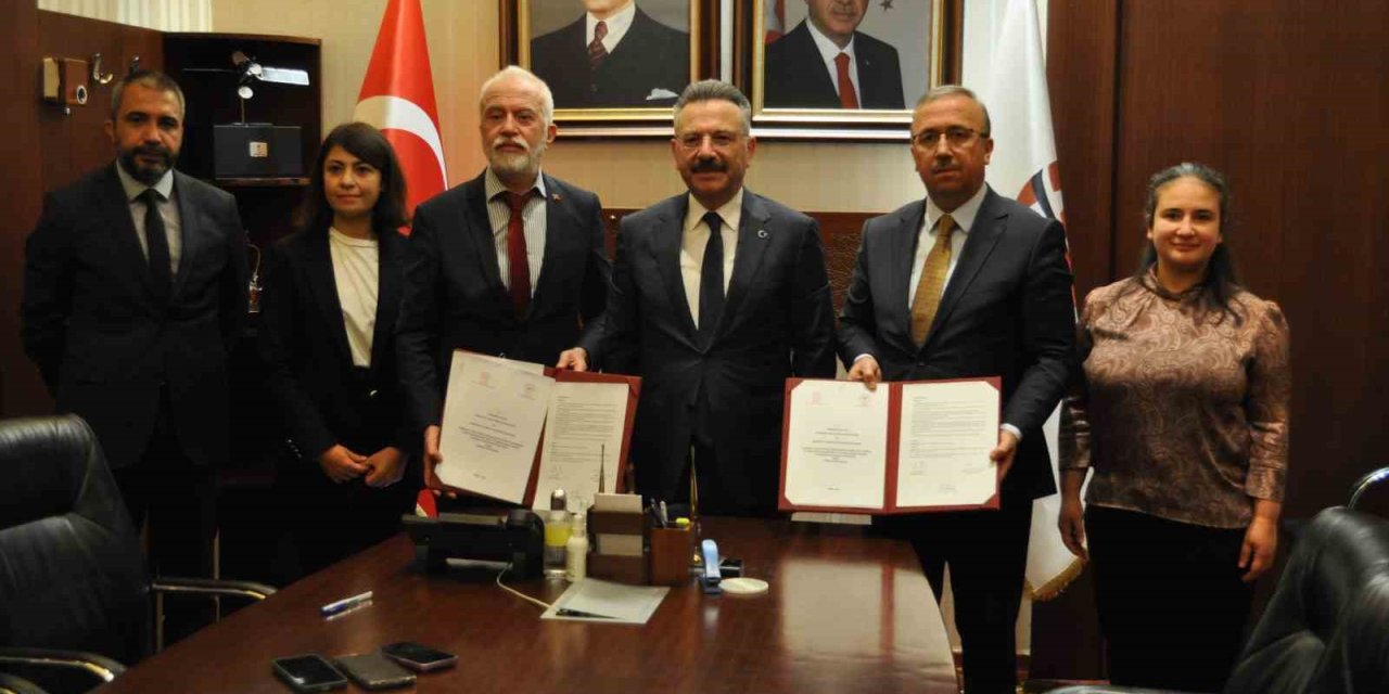 Kentteki Tüm 5’inci Sınıf Öğrencilere Skolyoz Taraması Yapılması İçin Protokol İmzalandı