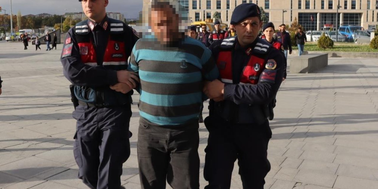 Komşusunu Keserle Öldüren Sanığın Cezası Değişmedi