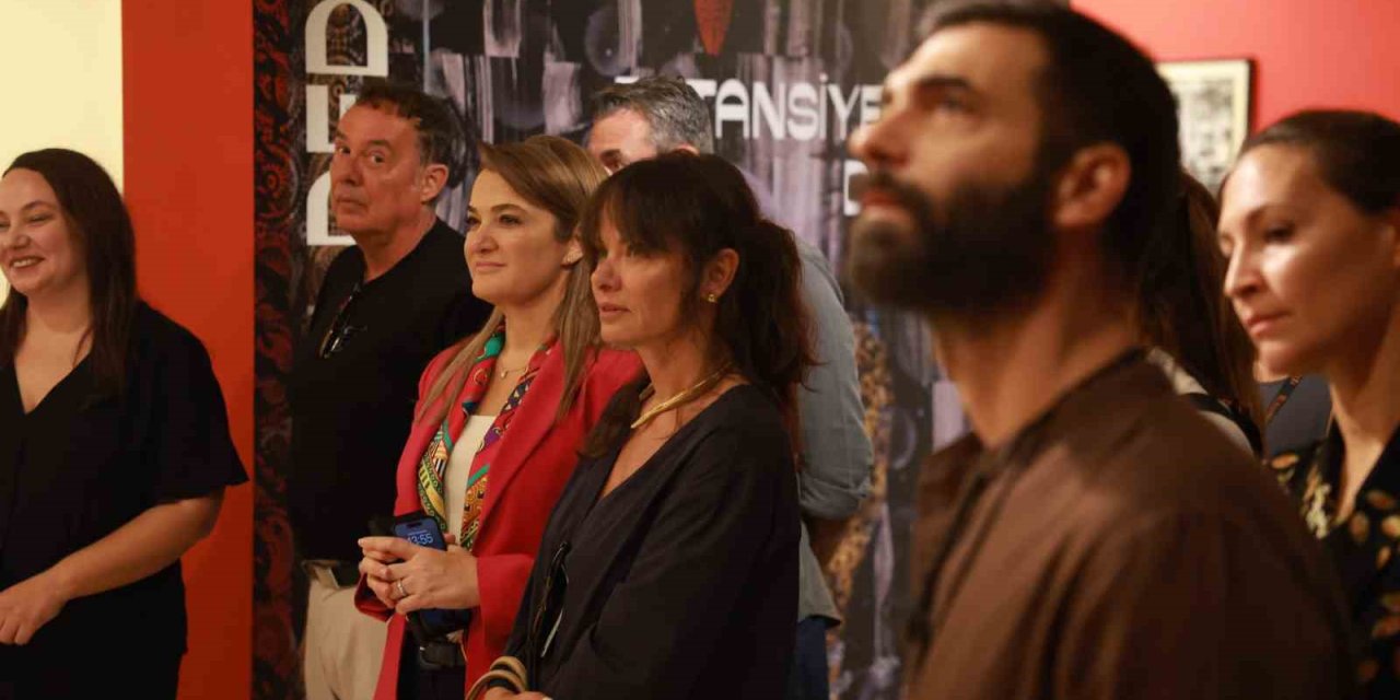 Altın Portakal Jürisi Mercan Dede’nin Sergisini Gezdi