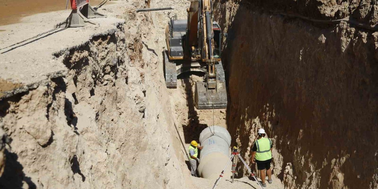 Büyükşehir’den Aksu’da 185 Milyonluk Altyapı Çalışması