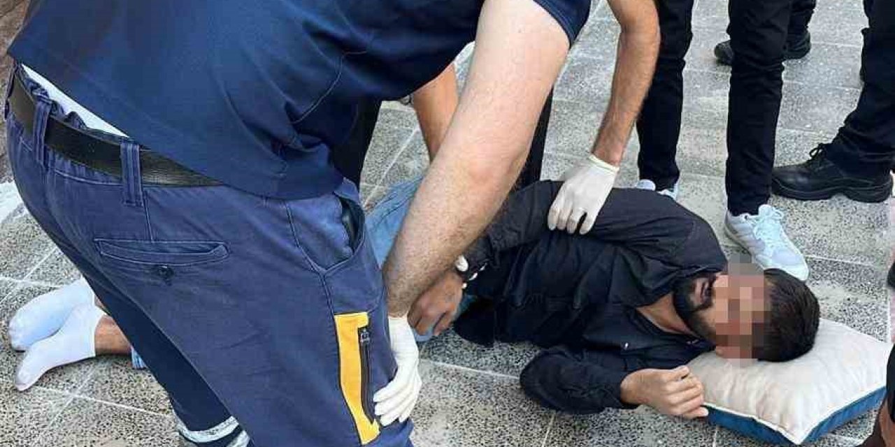 Hakkında 5 Yakalama Emri Bulunan Şüpheli Polisi Görünce 2. Kattan Atladı