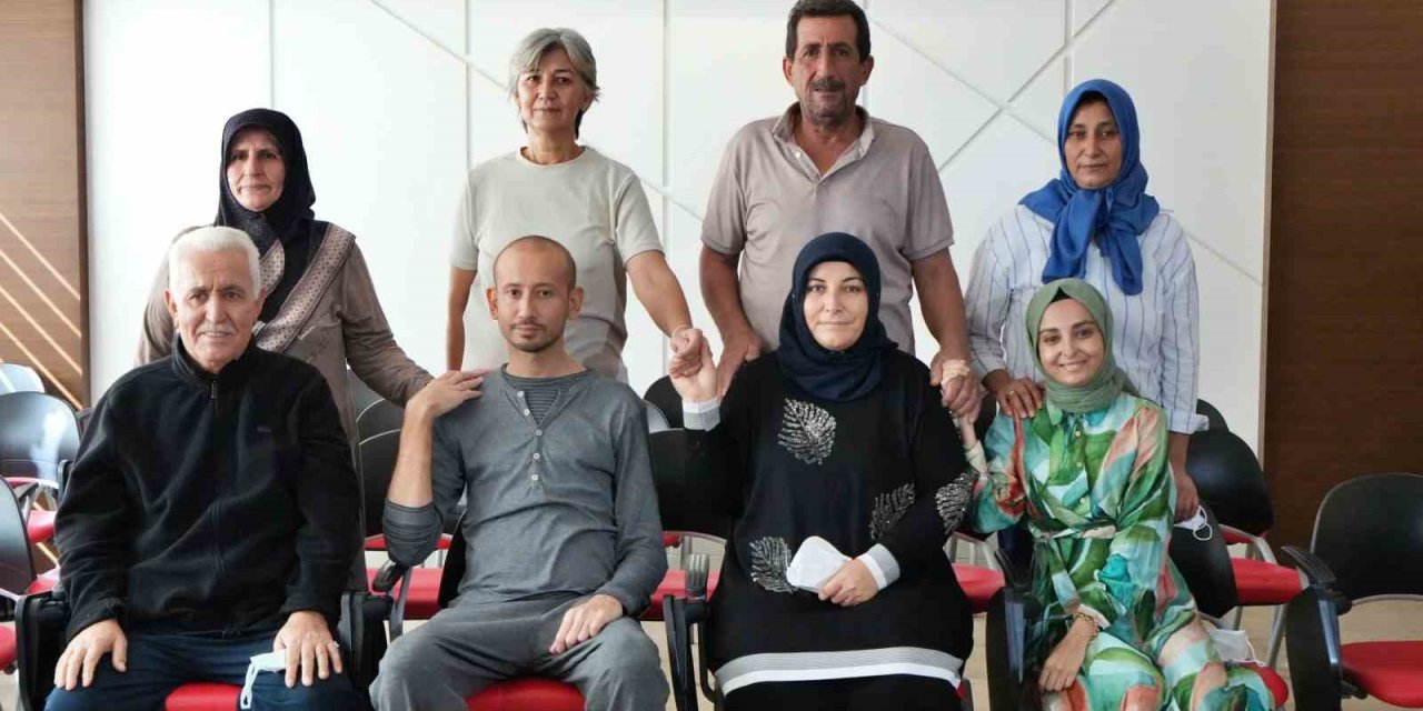 Dört Ameliyathanede Eş Zamanlı Yapılan Operasyonlarla 8 Hayat Birbirine Çapraz Bağlandı