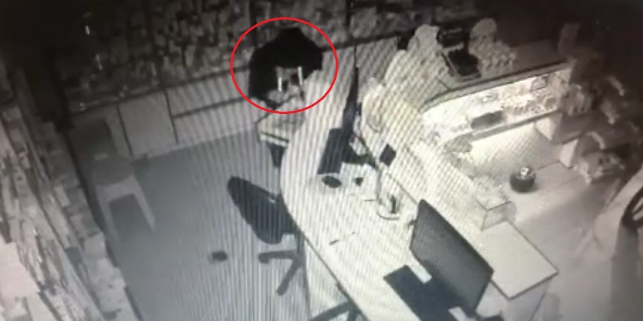 Eczaneye Girip Para Ve Kontrole Tabi İlaçlar Çalan Hırsız Kamerada