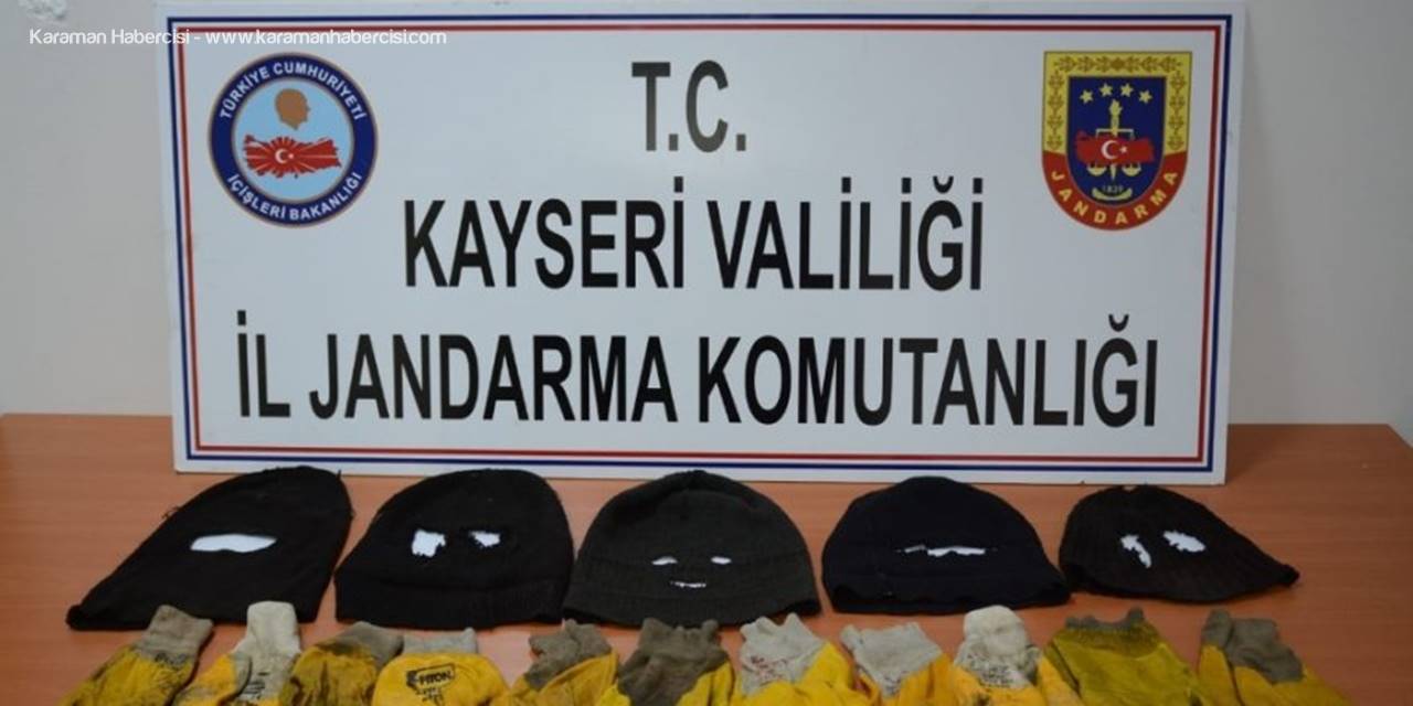 Kar Maskeli Hırsızlar Jandarmadan Kaçamadı