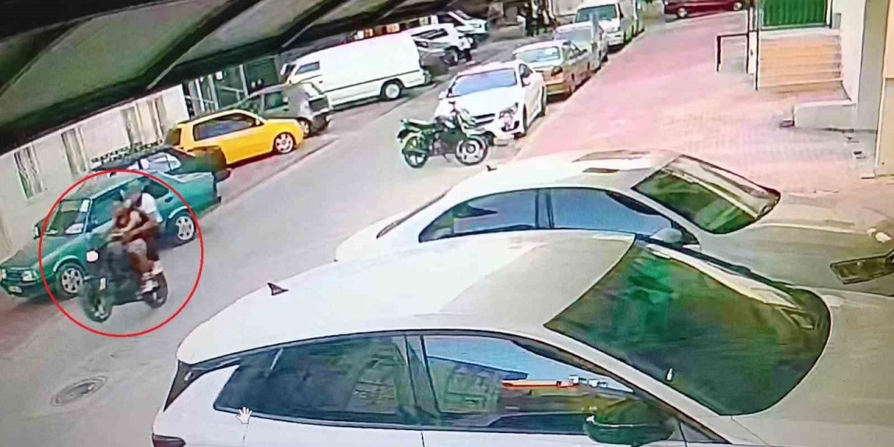 Ehliyetine El Konulan Motosiklet Sürücüsünün Tek Teker Şovu Hastanede Bitti