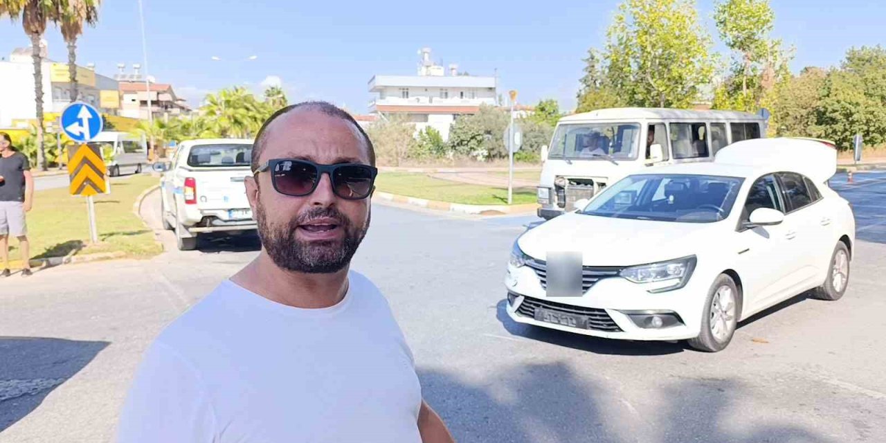 Muhtarın Kazasız Gün Geçmeyen Işıksız Kavşak İsyanı