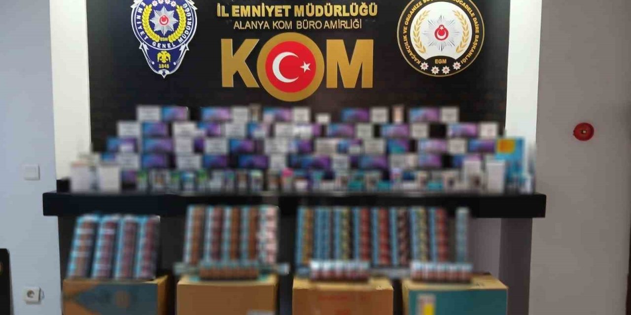 Antalya’da Kaçak Sigara Operasyonu: 3 Tutuklama