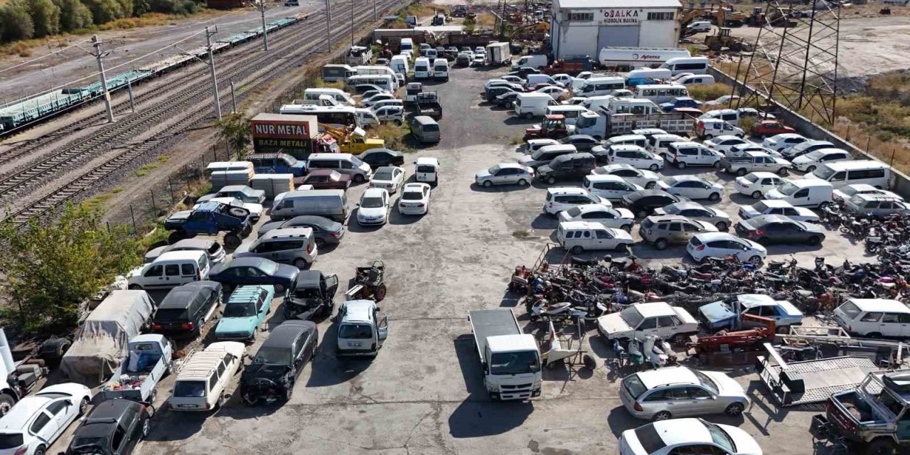 Tüm Yediemin İşletmecileri Federasyonu Başkan Yardımcısı Gülşan: "bu Arabalar Benimle Mezara Kadar Gidecek Mi?"