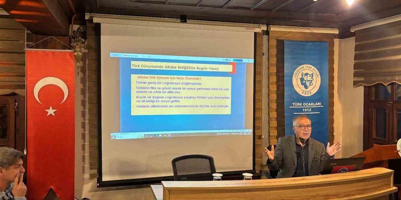 Türk Ocağı’nda Prof. Dr. Ali Akar, Ortak Alfabenin Önemine Dikkat Çekti