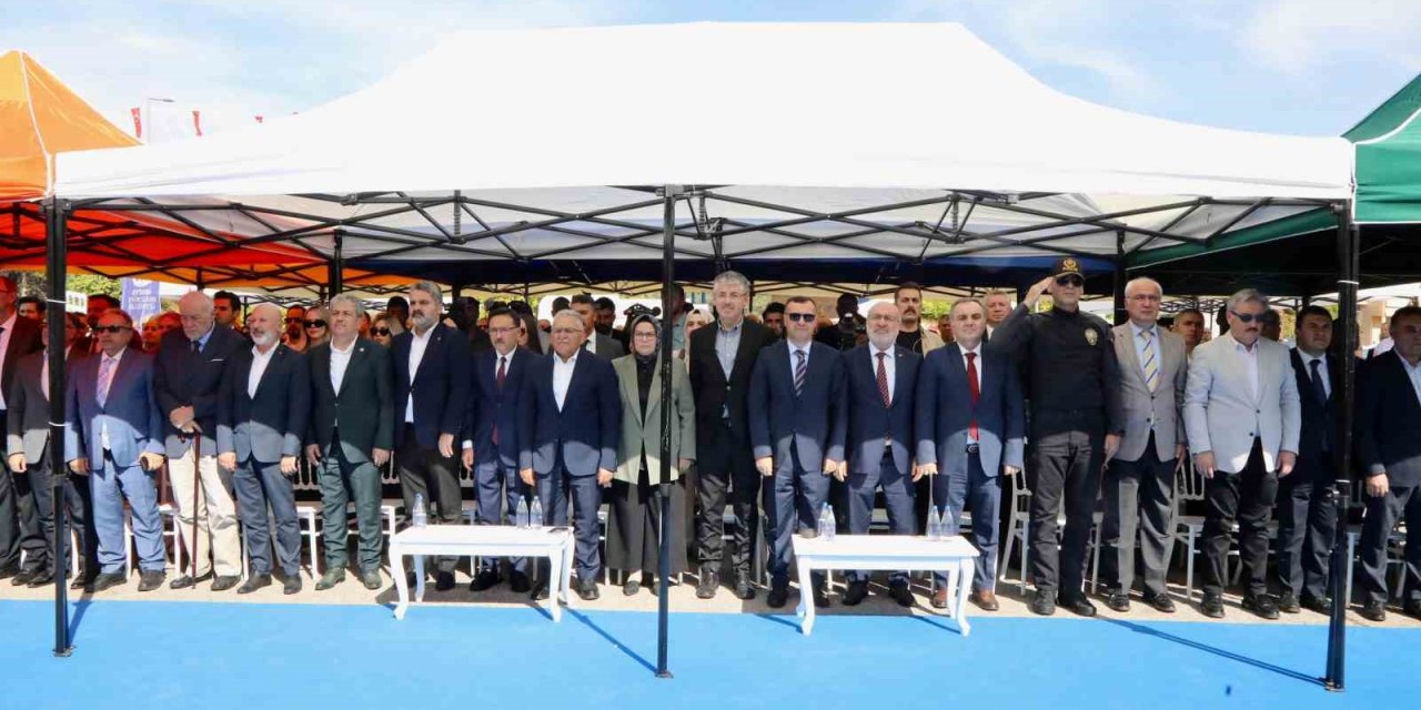 Kayseri 7. Kitap Fuarı Kapılarını Kitapseverlere Açtı